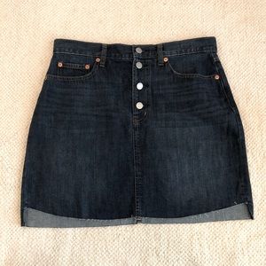Button Fly Dark Denim Jean Skirt - Scoop Raw Hem Gap Denim Small